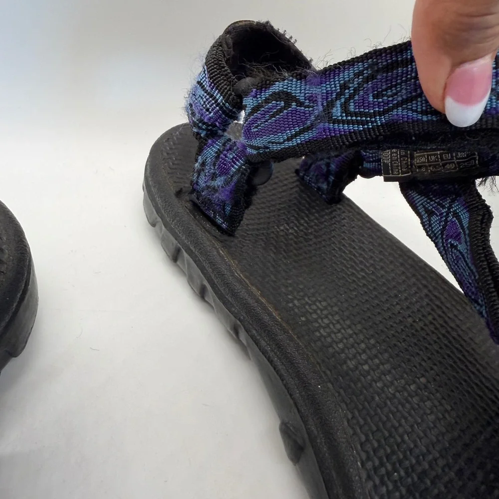 Teva Sandals Mens 8 Purple Blue Geometric Strappy Hiking Water Shoes Vintage